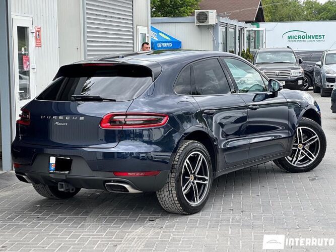 Porsche Macan 37 interauto-car