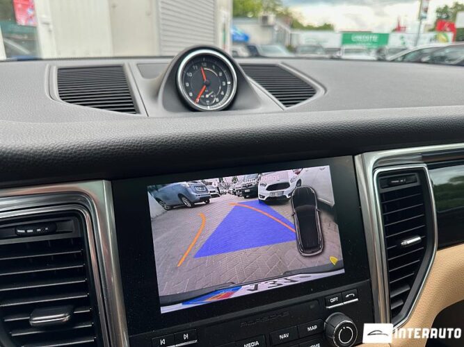 Porsche Macan 43 interauto-car