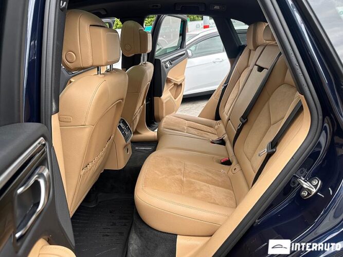 Porsche Macan 49 interauto-car