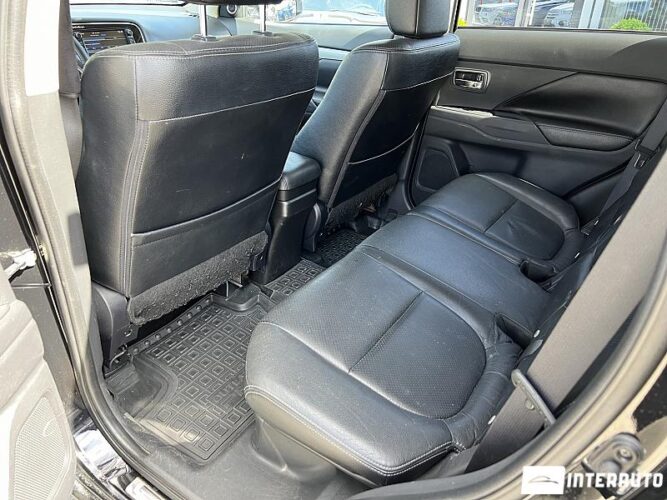 Mitsubishi Outlander 53 interauto-car