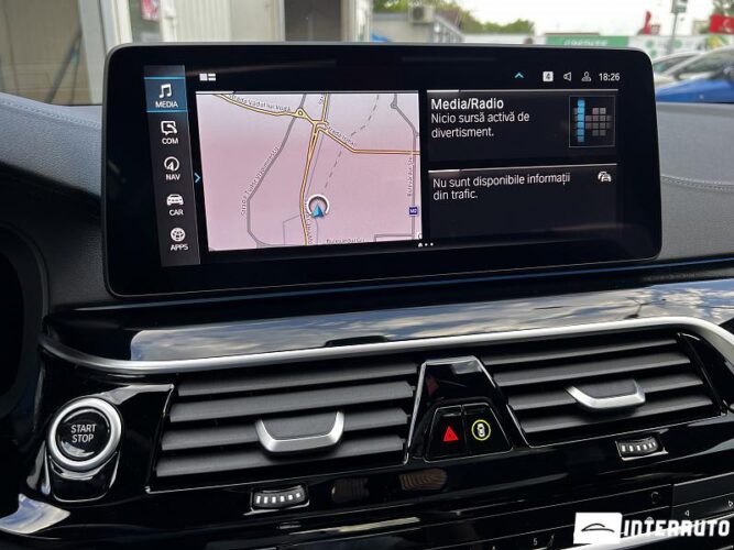 BMW 530e 44 interauto-car