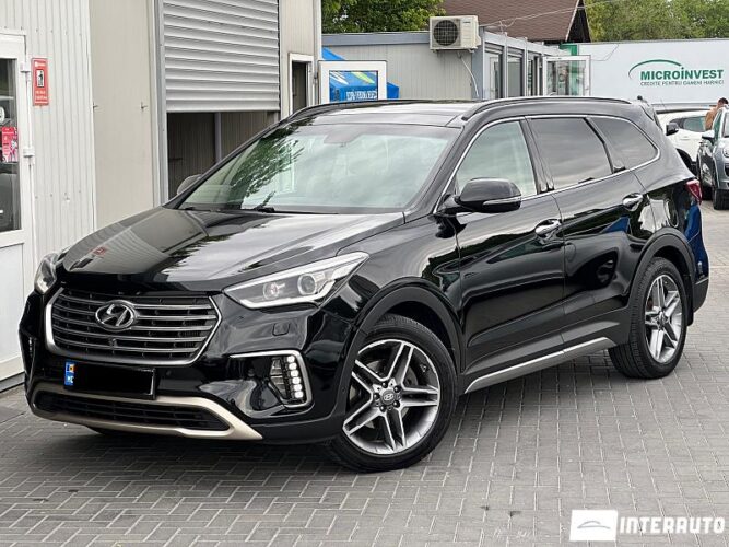 Hyundai Grand Santa Fe 2017 doar la InterAuto