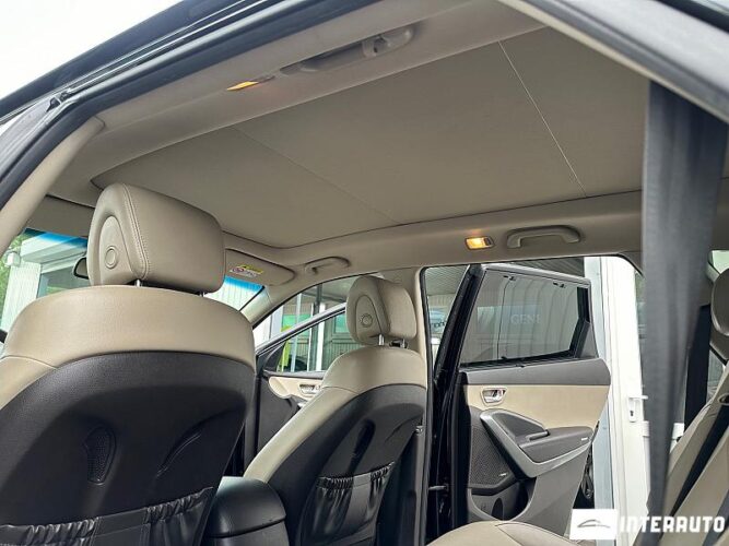 Hyundai Grand Santa Fe 40 hyundai Grand Santa Fe 2017