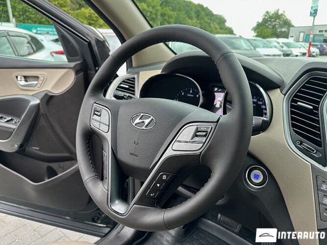 Hyundai Grand Santa Fe 43 hyundai Grand Santa Fe 2017