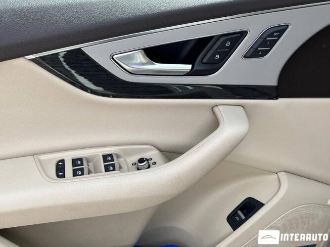 Audi Q7 35 interauto-car