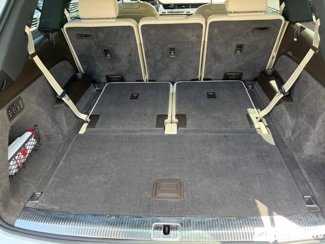 Audi Q7 49 interauto-car