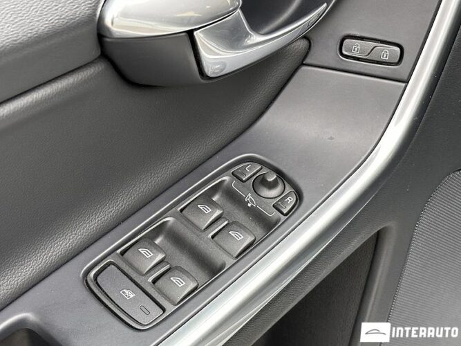 Volvo XC 60 41 interauto-car