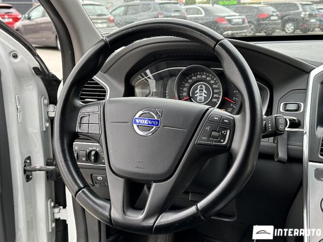 Volvo XC 60 37 interauto-car