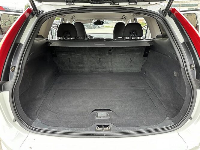 Volvo XC 60 43 interauto-car