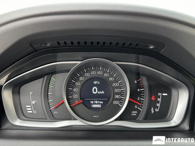 Volvo XC 60 38 interauto-car