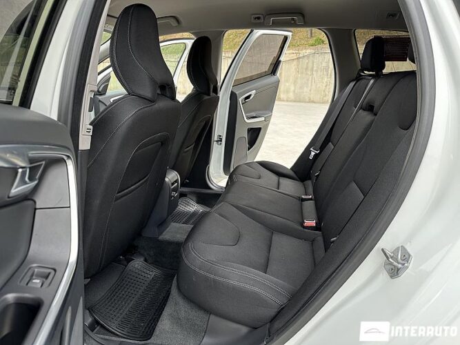 Volvo XC 60 33 interauto-car