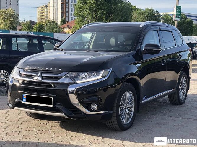 Mitsubishi Outlander 30 interauto-car