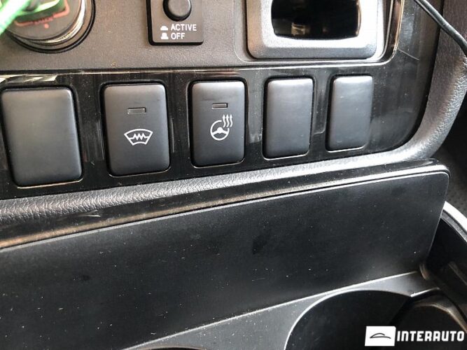 Mitsubishi Outlander 40 interauto-car