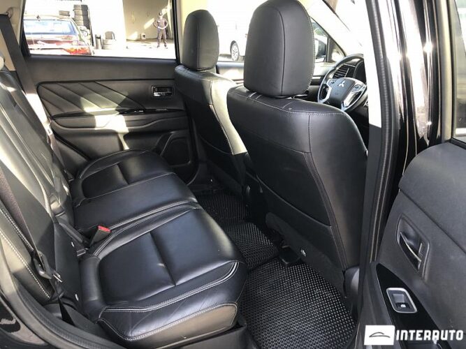 Mitsubishi Outlander 45 interauto-car