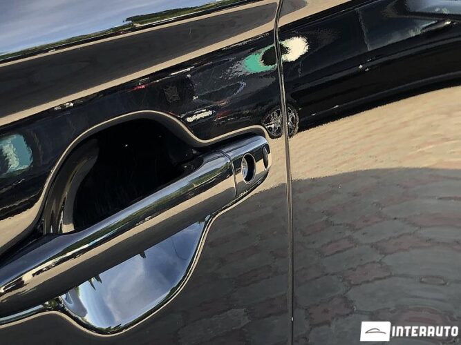 Mitsubishi Outlander 34 interauto-car