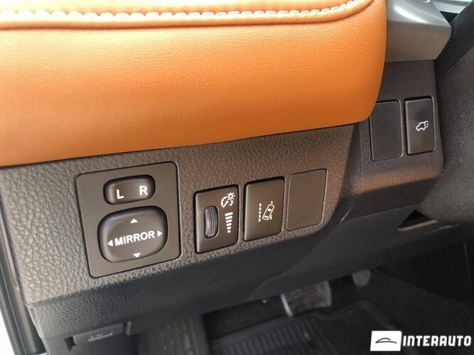 Toyota Rav-4 36 interauto-car