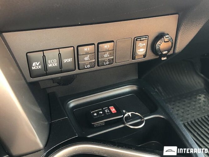 Toyota Rav-4 40 interauto-car