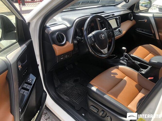 Toyota Rav-4 35 interauto-car