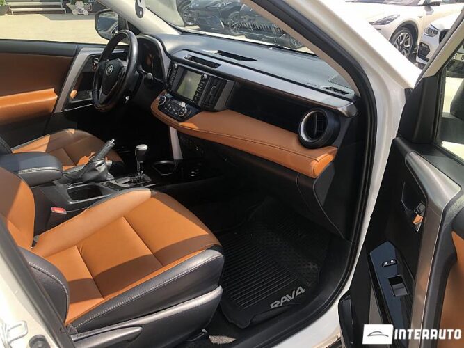 Toyota Rav-4 42 interauto-car