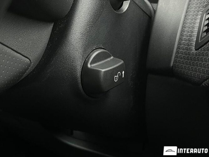 Land Rover Range Rover Velar 58 interauto-car