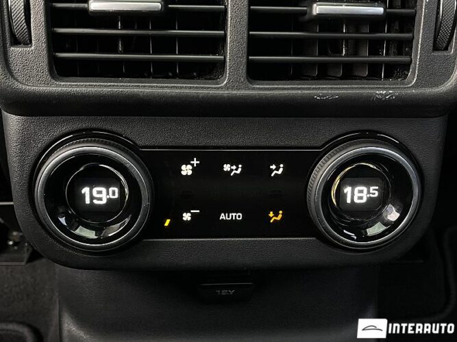 Land Rover Range Rover Velar 71 interauto-car