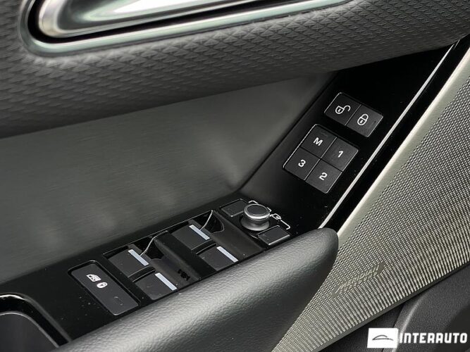Land Rover Range Rover Velar 54 interauto-car