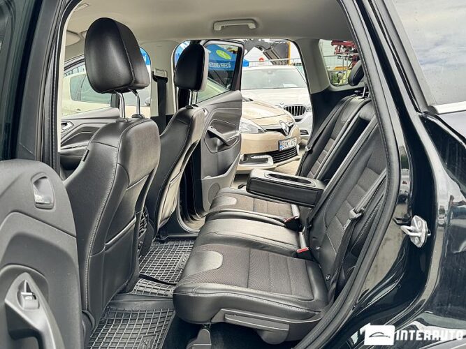 Ford Kuga 44 interauto-car