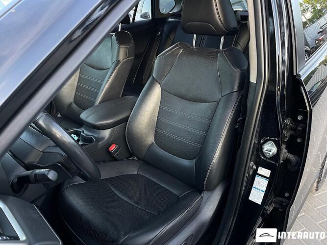 Toyota Rav-4 42 interauto-car