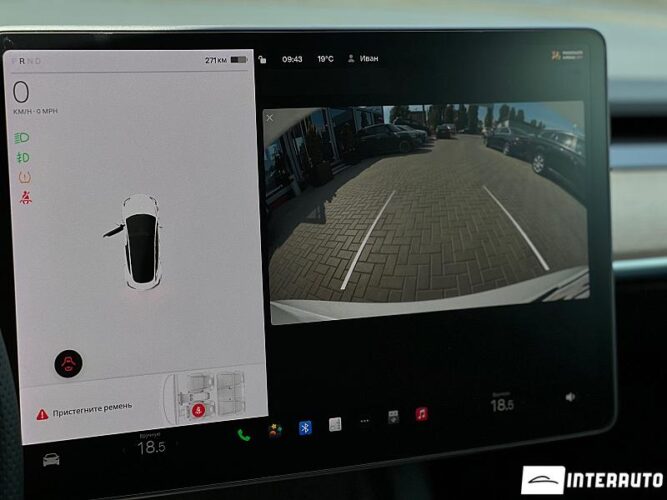 Tesla Model 3 34 interauto-car