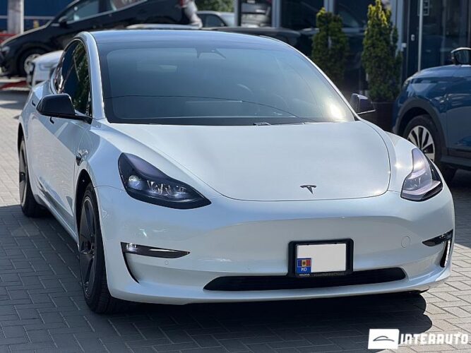 Tesla Model 3 29 interauto-car