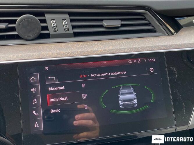 Audi E-tron 60 interauto-car