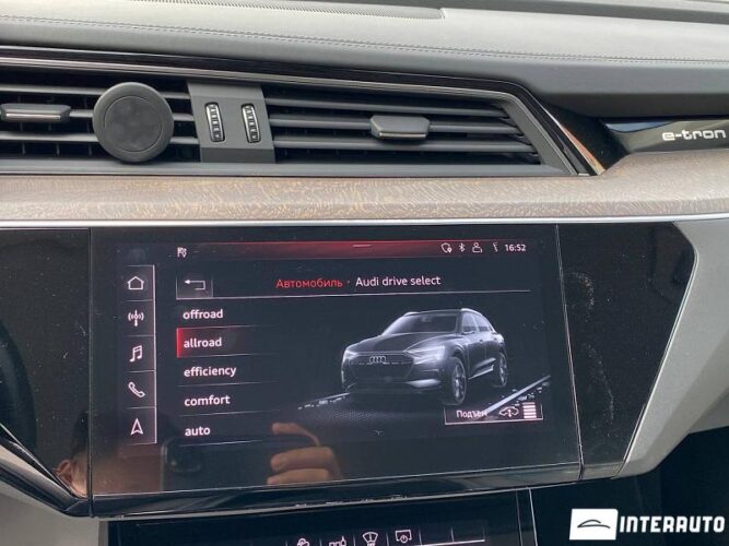 Audi E-tron 59 interauto-car