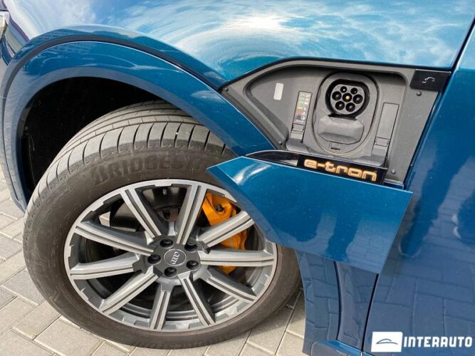 Audi E-tron 46 interauto-car