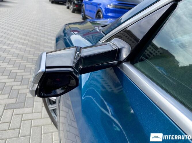 Audi E-tron 44 interauto-car