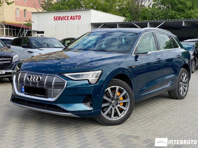 Audi E-tron 40 interauto-car