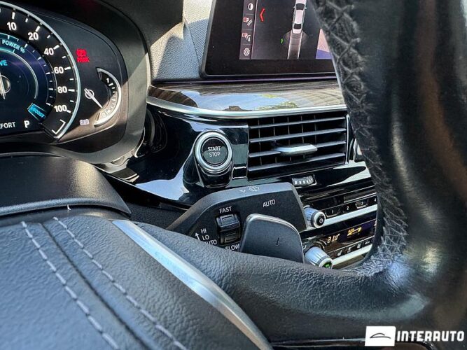 BMW 530e 45 interauto-car