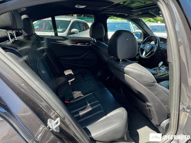 BMW 530e 47 interauto-car