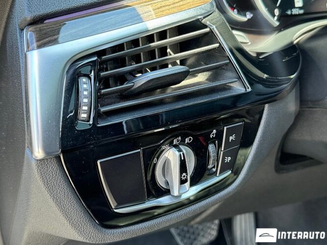 BMW 530e 43 interauto-car