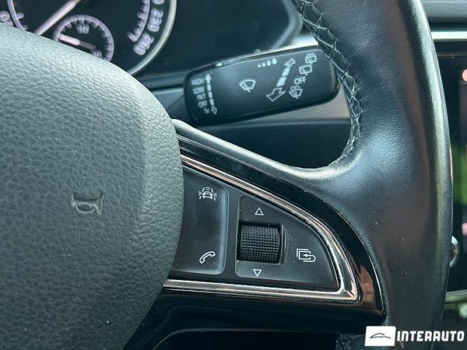 Skoda Superb 38 interauto-car