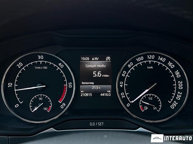 Skoda Superb 39 interauto-car