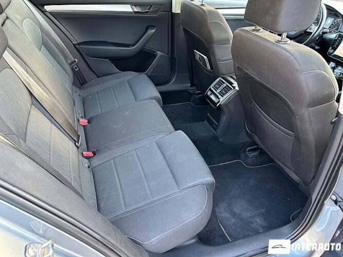Skoda Superb 44 interauto-car