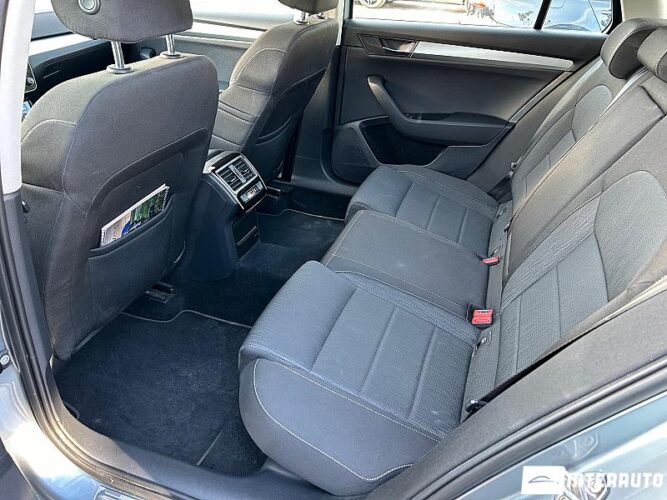 Skoda Superb 43 interauto-car