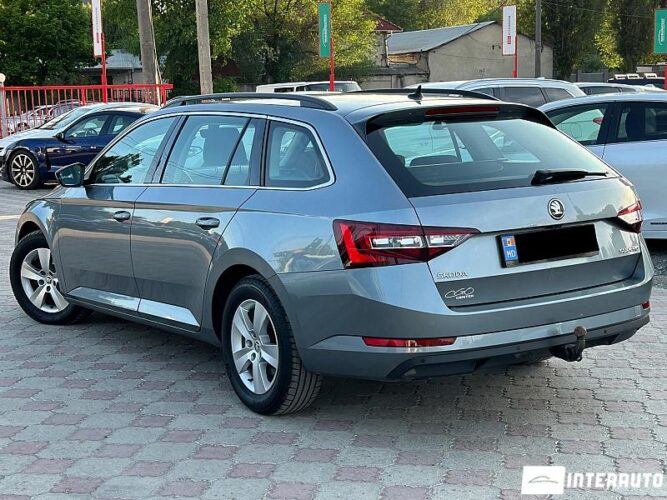 Skoda Superb 30 interauto-car