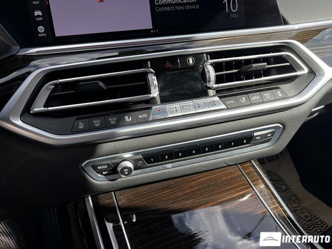 BMW X7 4.0i 55 interauto-car