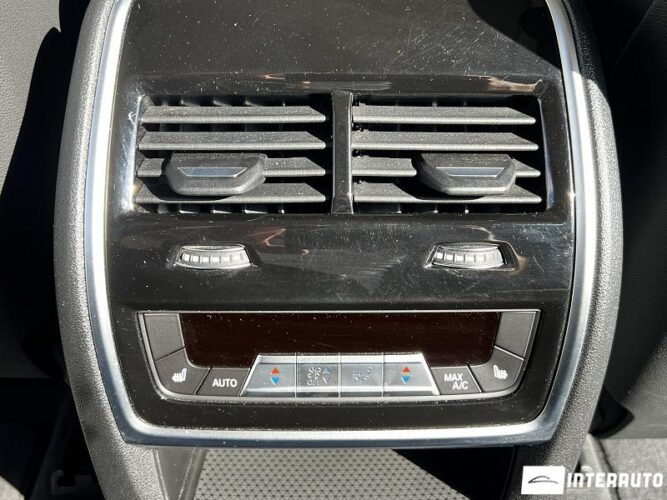 BMW X7 4.0i 60 interauto-car