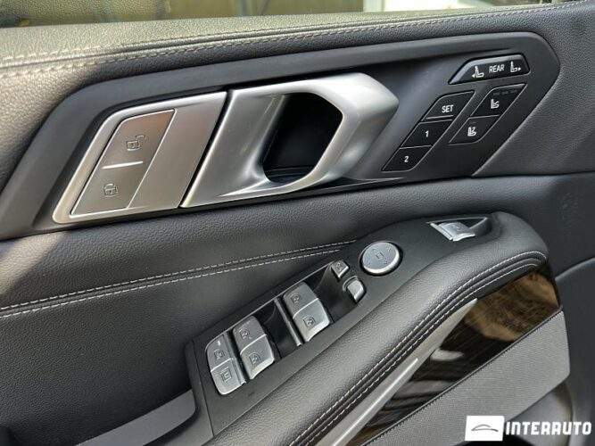 BMW X7 4.0i 56 interauto-car