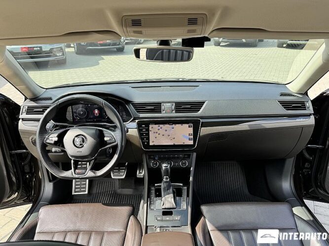 Skoda Superb 48 interauto-car