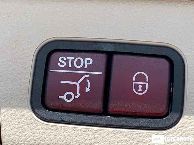 Mercedes C 350e 55 interauto-car