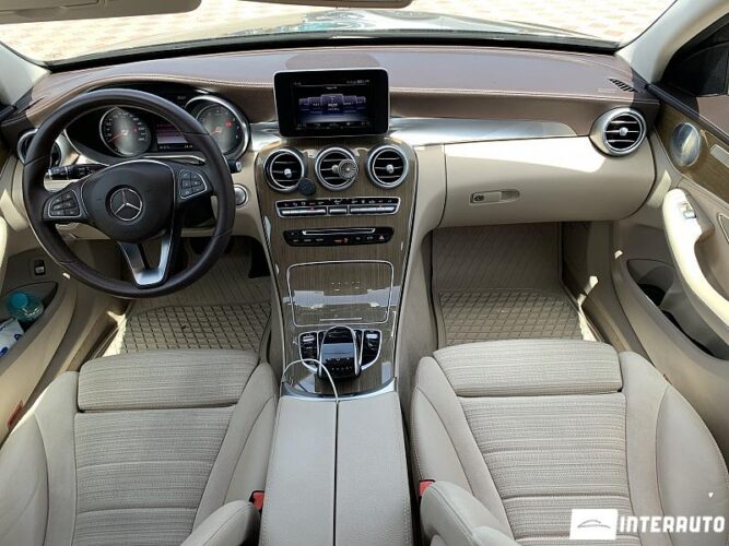 Mercedes C 350e 41 interauto-car
