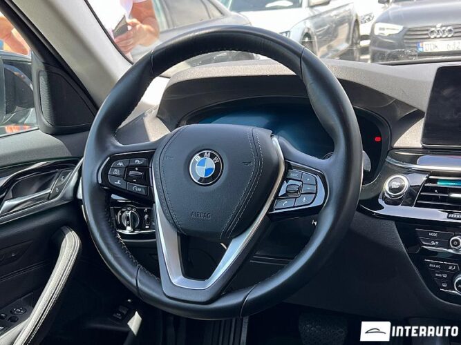 BMW 530e 37 interauto-car
